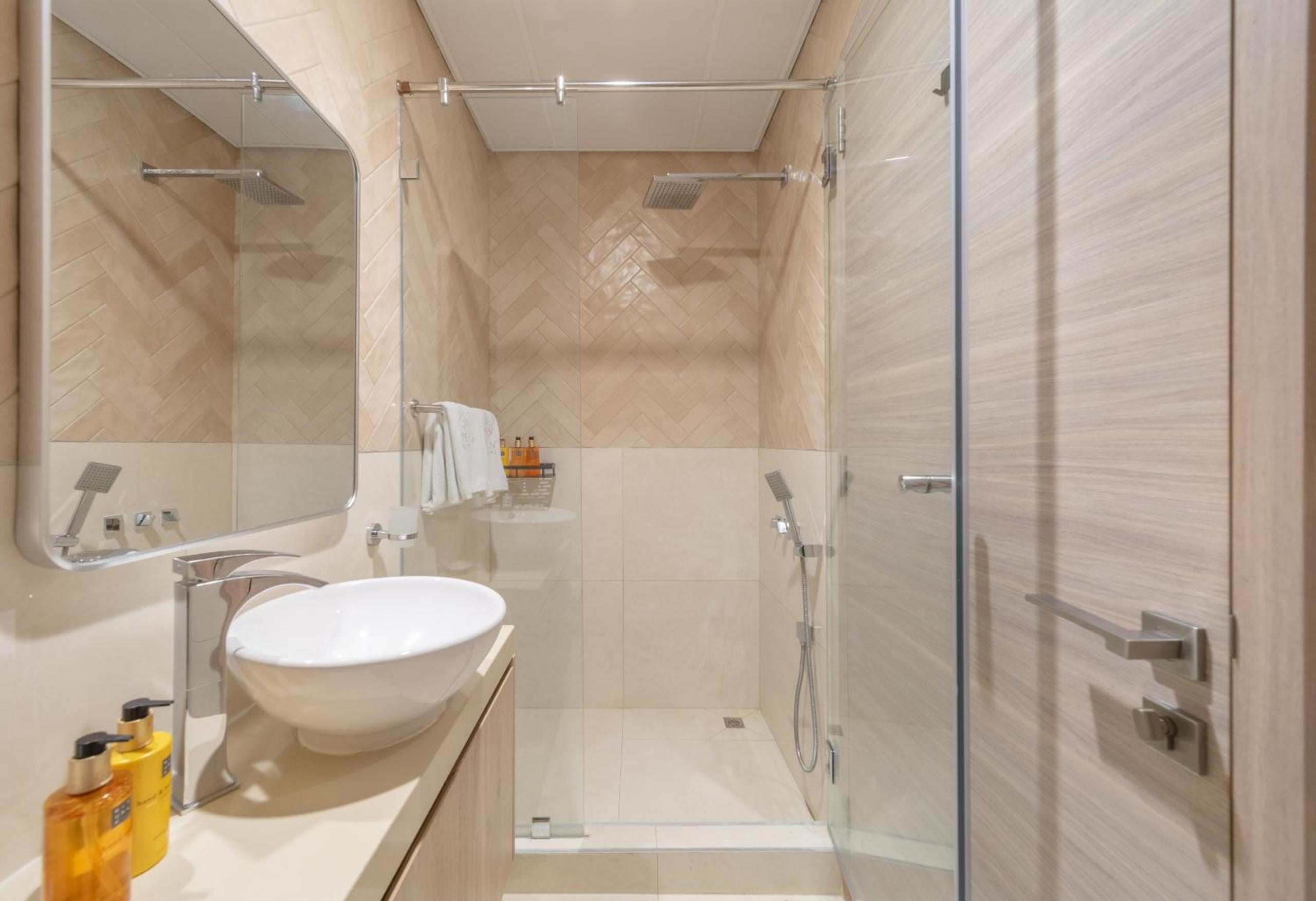 EDEN'S Homes & Villas - Iris Amber