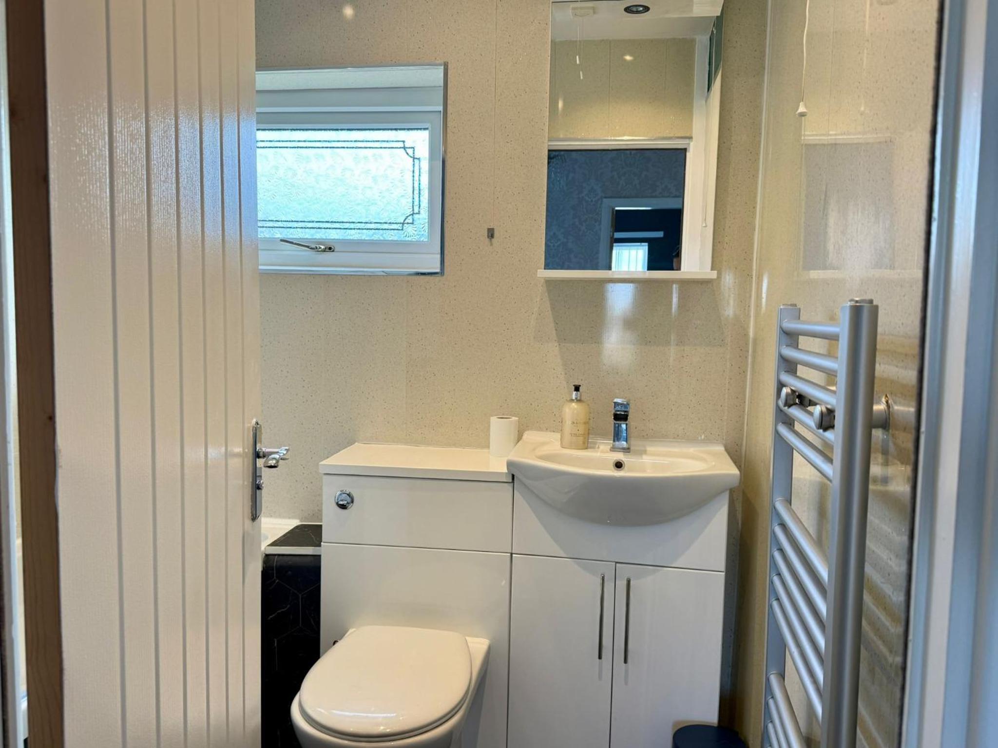 Spacious 3-Bed Home Contractor-Friendly with Parking in Wolverhampton
