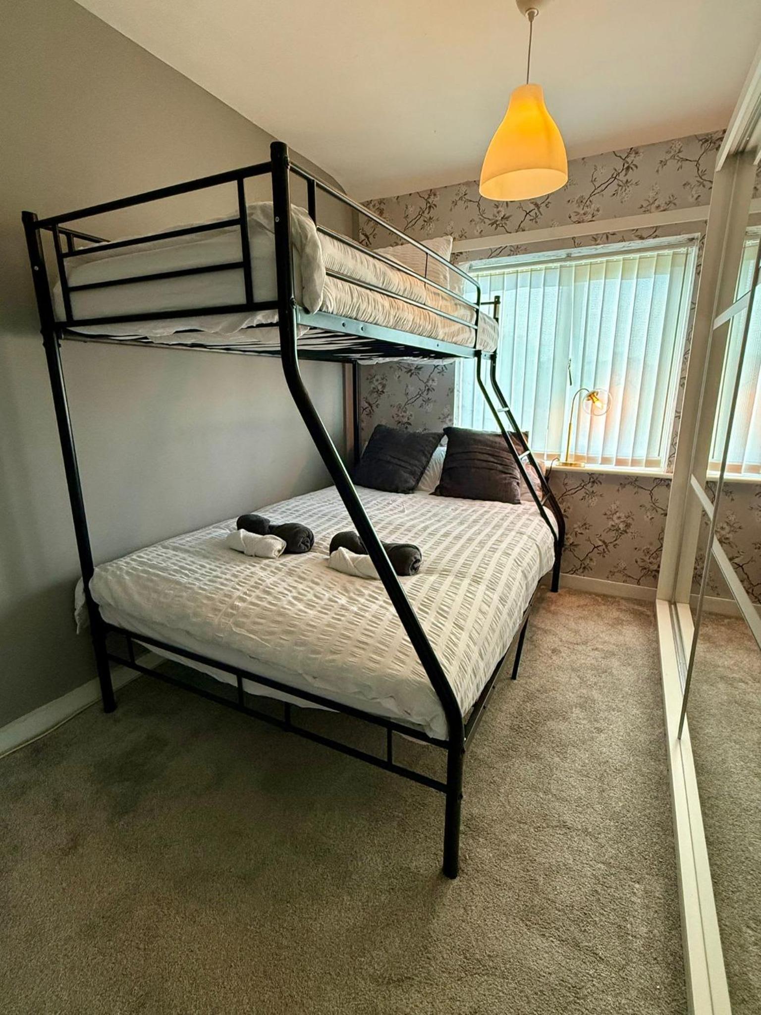 Spacious 3-Bed Home Contractor-Friendly with Parking in Wolverhampton