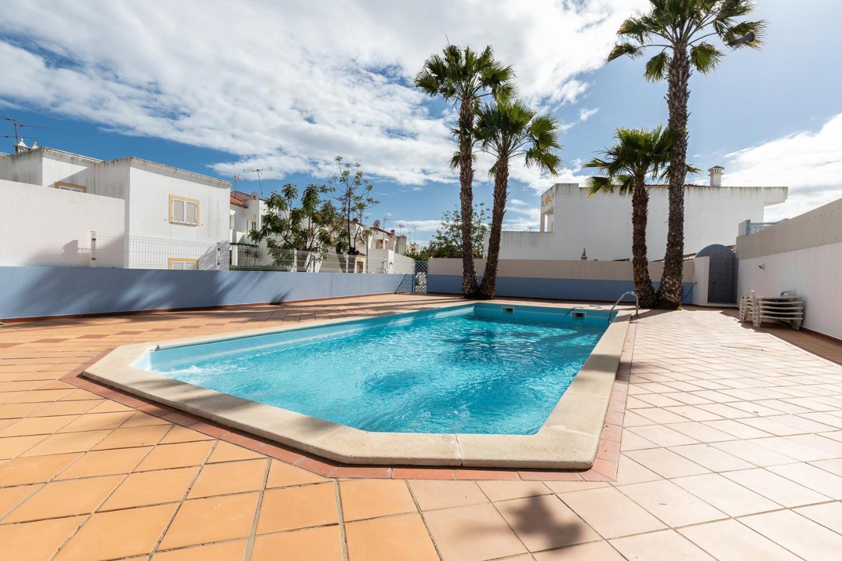 Arribas Beach House 19V3 by AlgarveManta