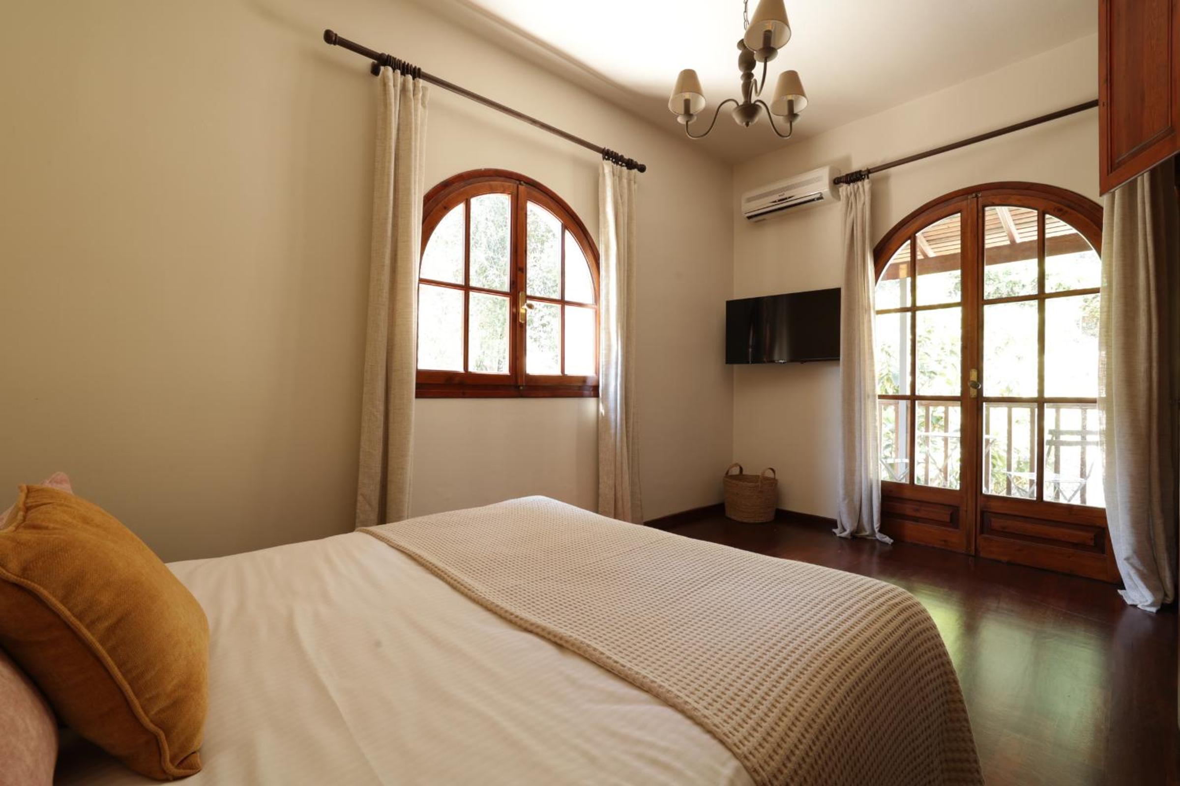 The Summit Escape House
