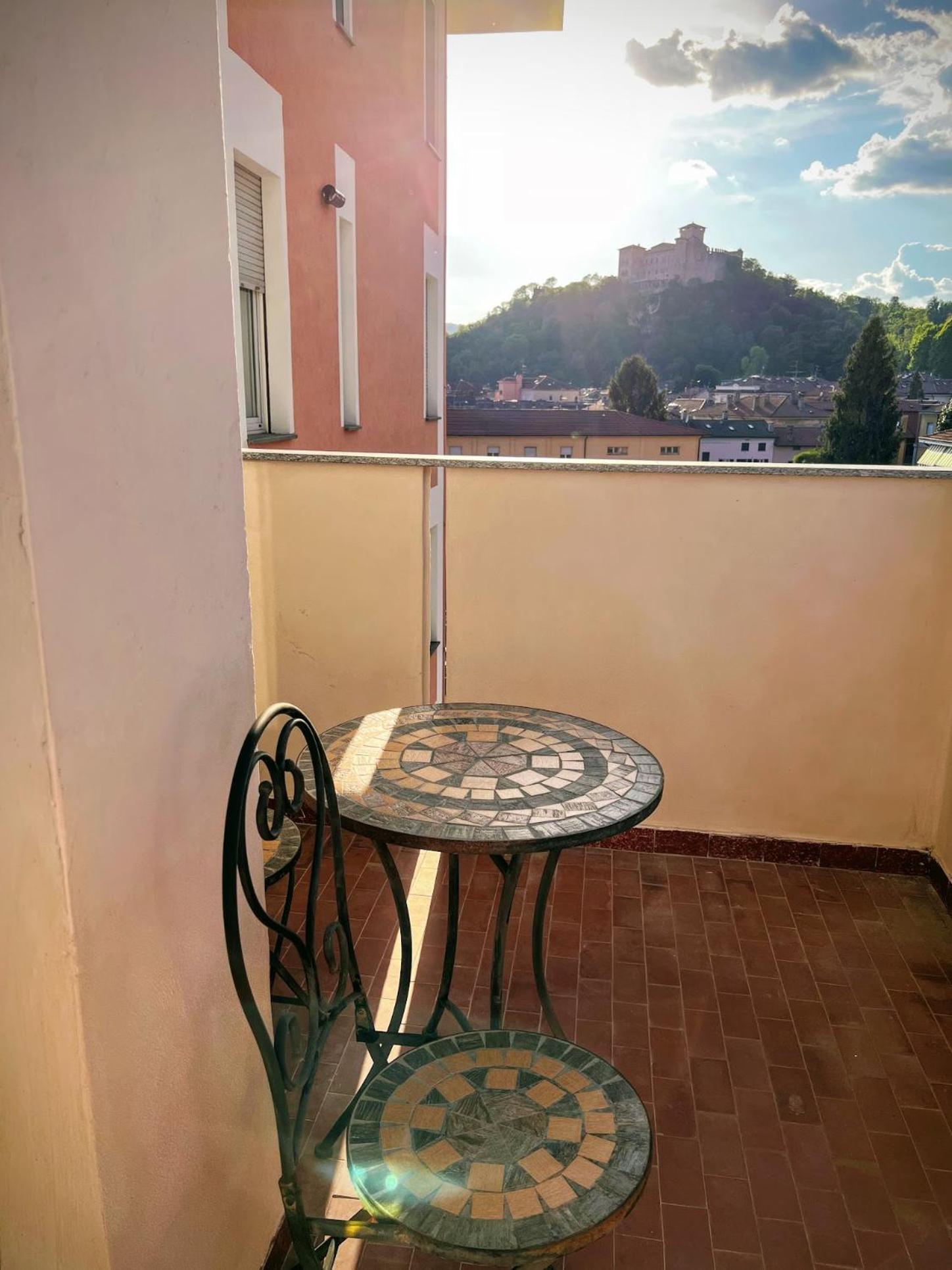 Angera Via Roma
