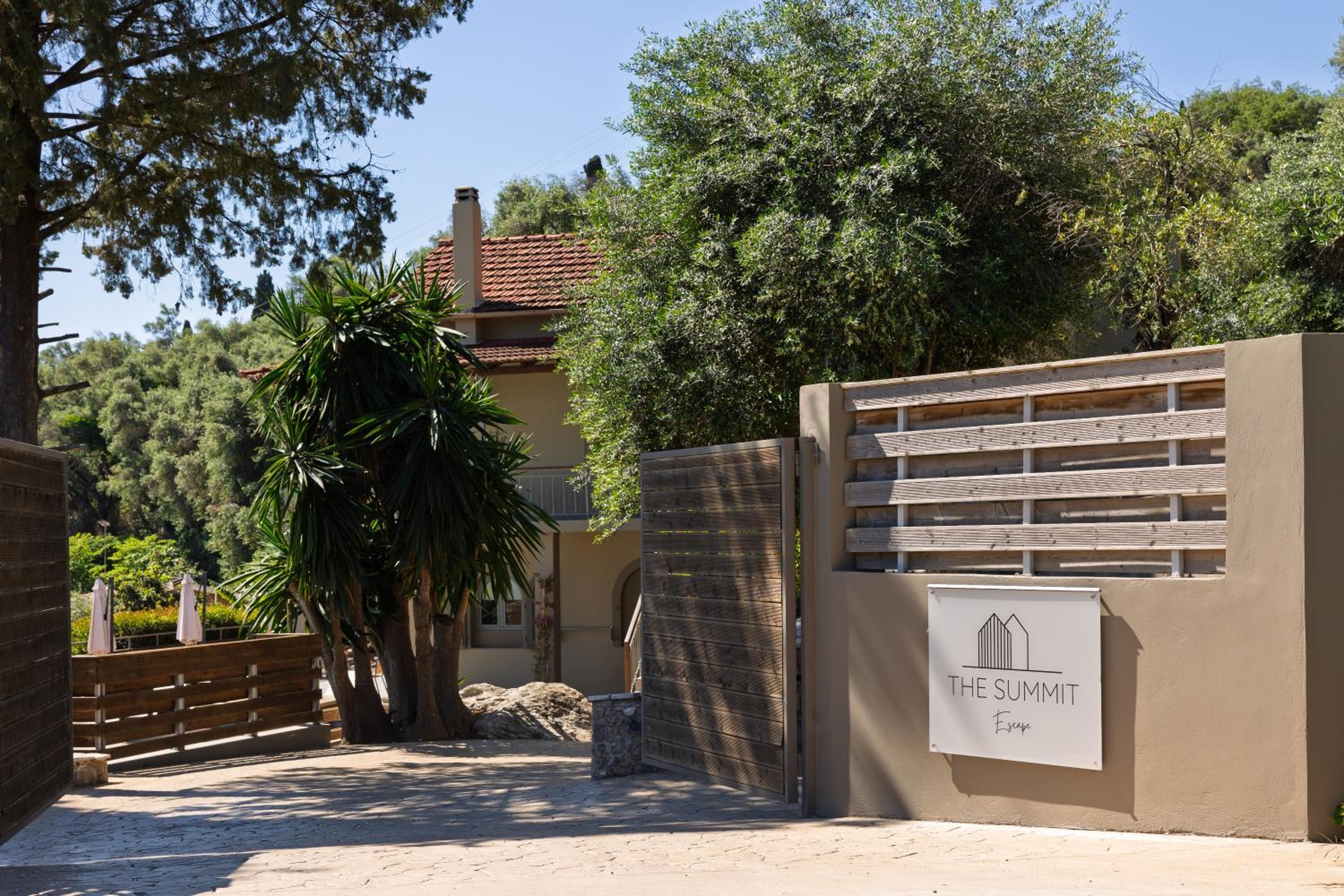 The Summit Escape House