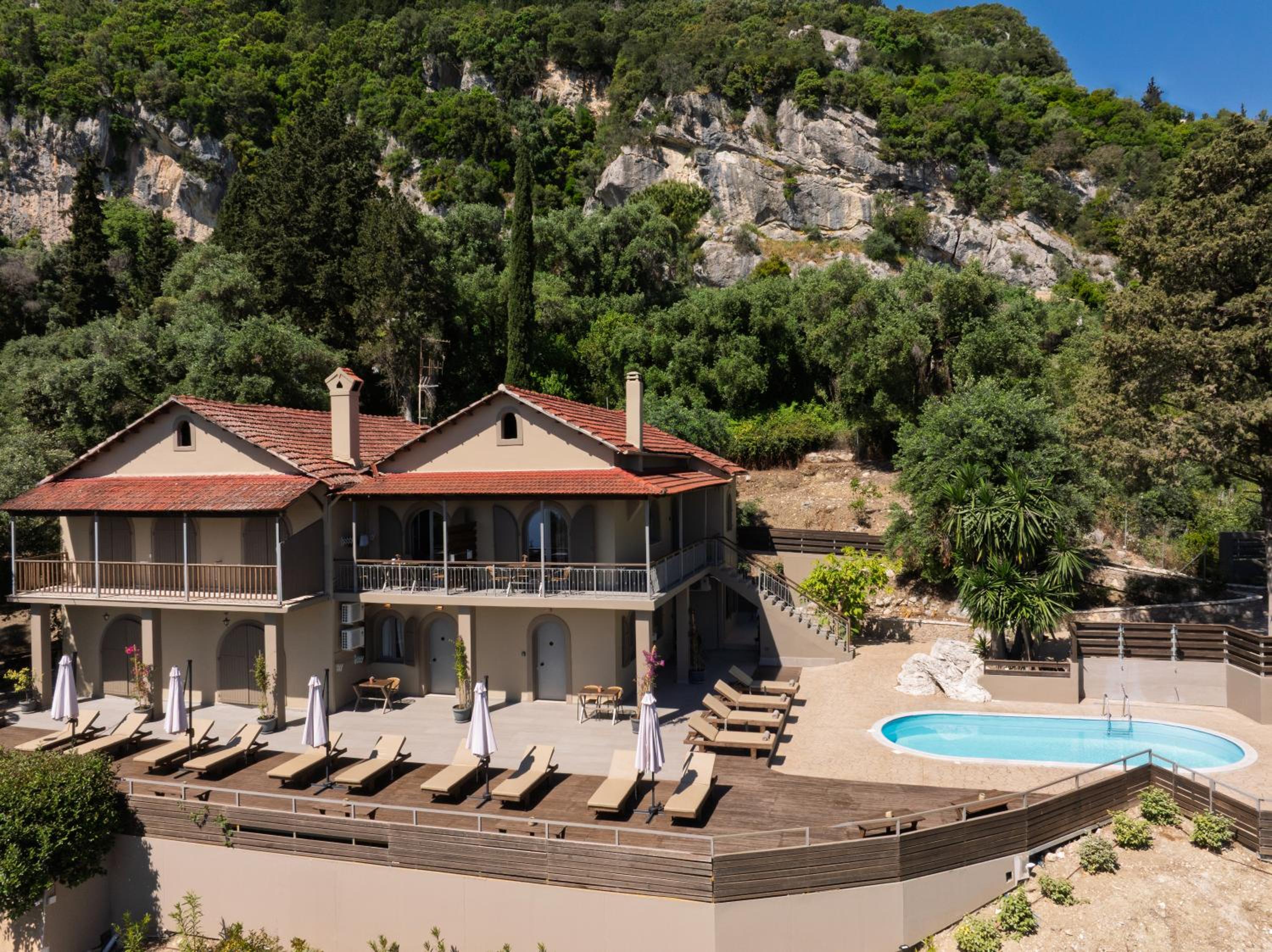 The Summit Escape House