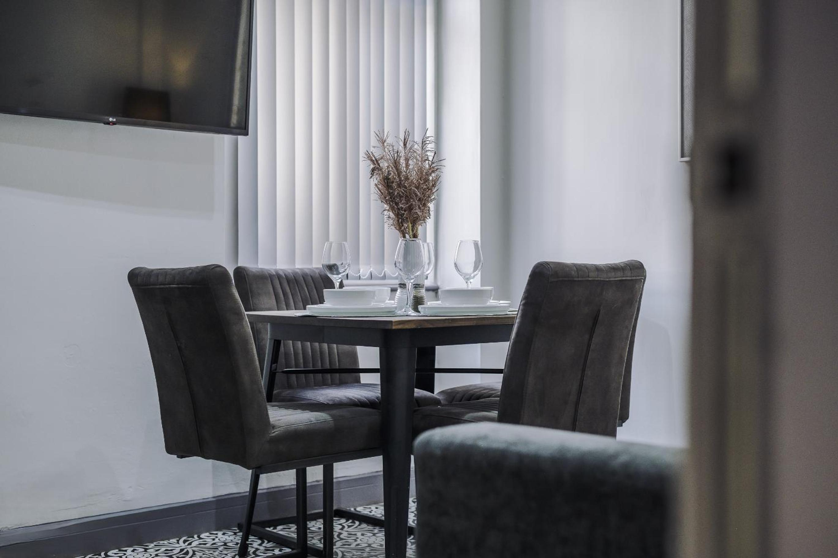 Anfield Nest - Air Host & Stay - 3 bed 3 bath