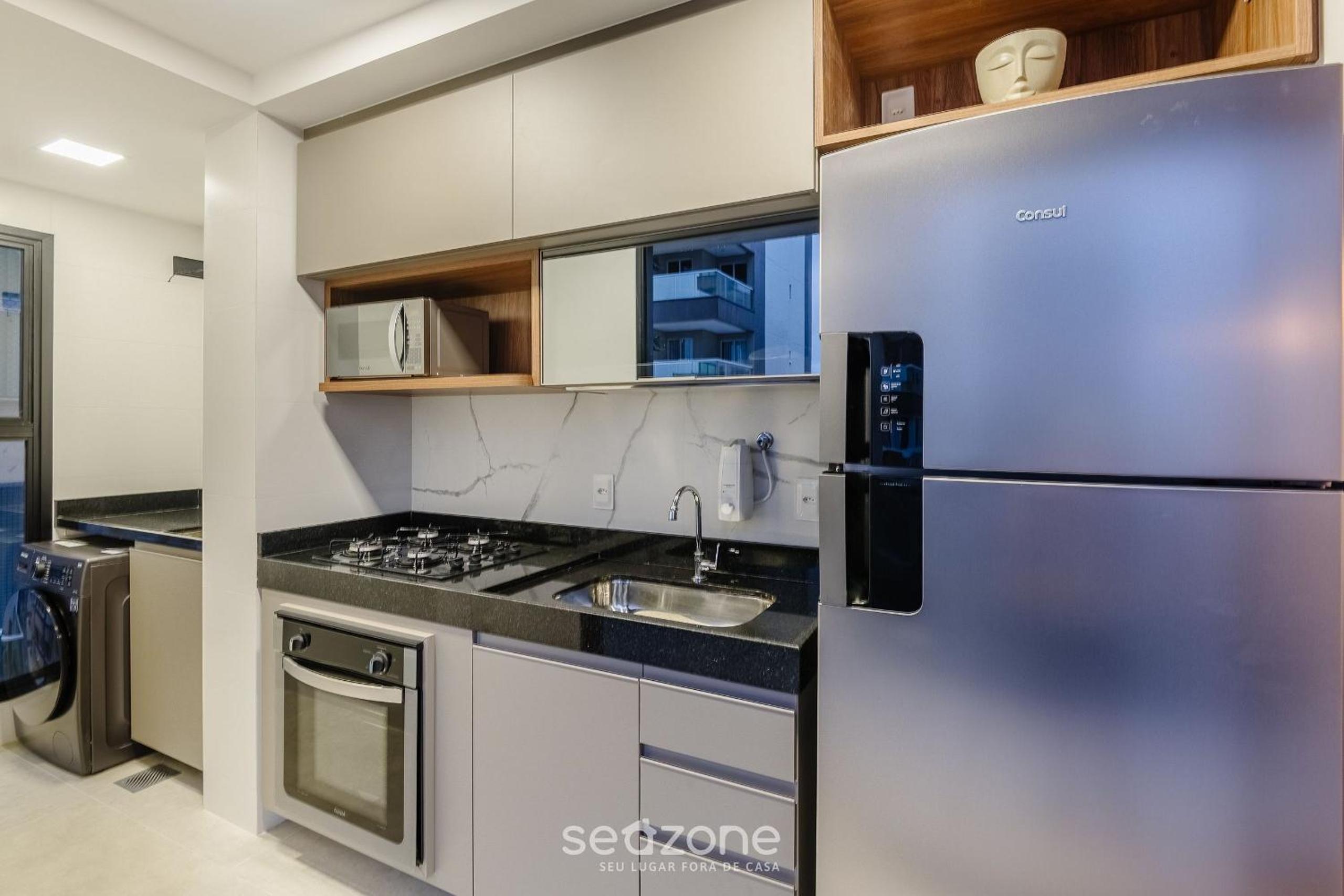 Building with New Apartments 300m from the Beach - EEP