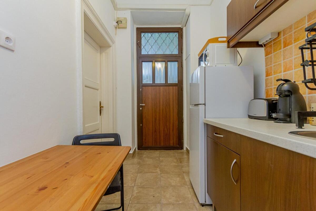 AK57 Central Apartment