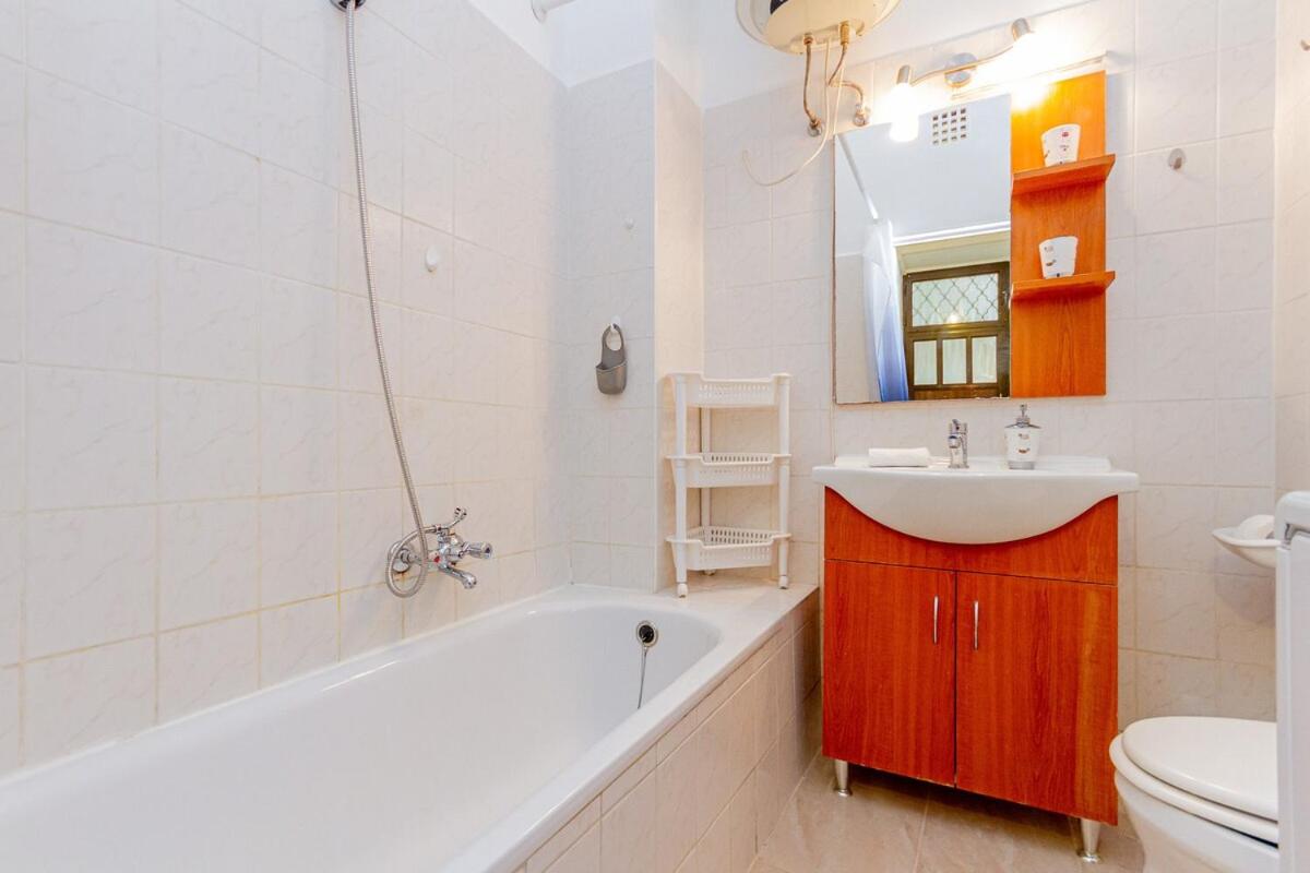 AK57 Central Apartment