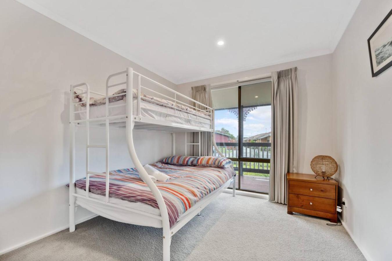 Inverloch Dual Retreat with Spa Bath 400m to Beach