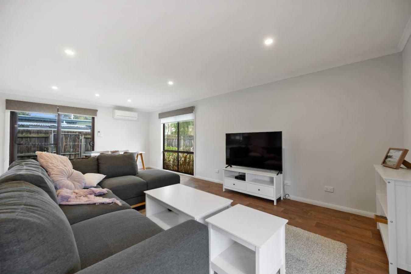Inverloch Dual Retreat with Spa Bath 400m to Beach