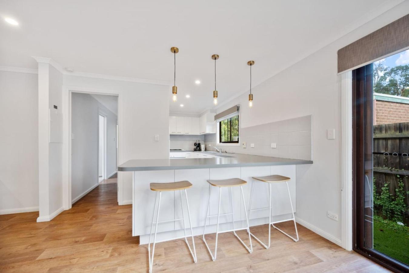 Inverloch Dual Retreat with Spa Bath 400m to Beach
