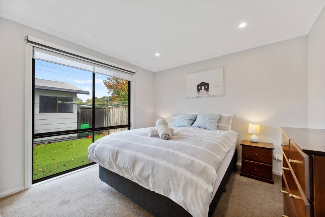Inverloch Dual Retreat with Spa Bath 400m to Beach