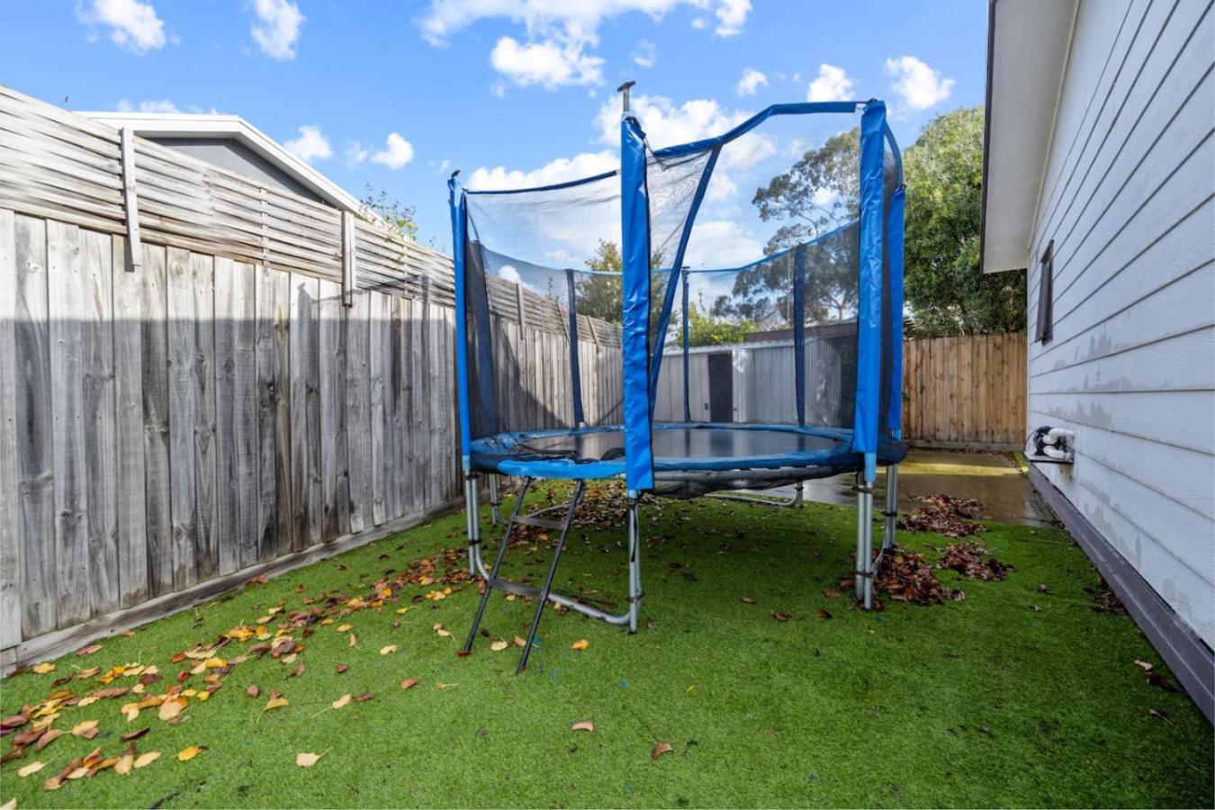 Inverloch Dual Retreat with Spa Bath 400m to Beach