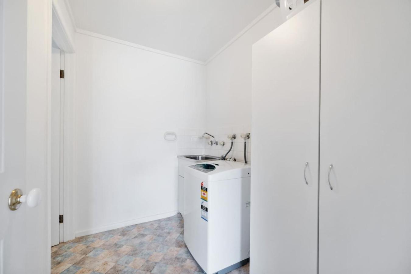 Inverloch Dual Retreat with Spa Bath 400m to Beach