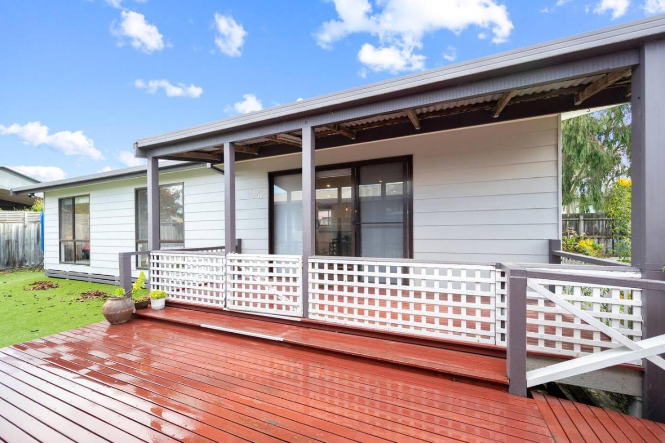 Inverloch Dual Retreat with Spa Bath 400m to Beach