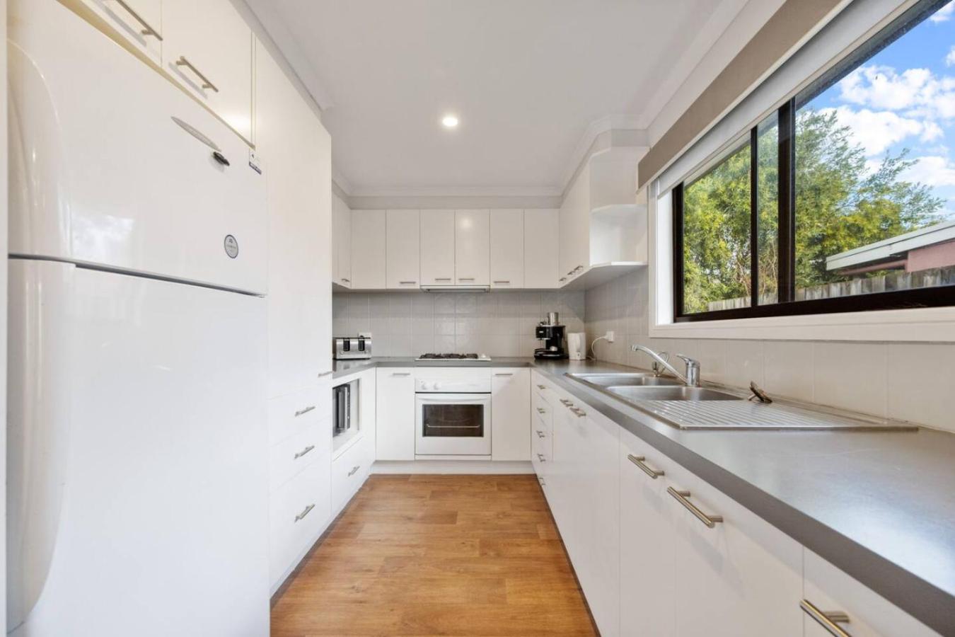 Inverloch Dual Retreat with Spa Bath 400m to Beach