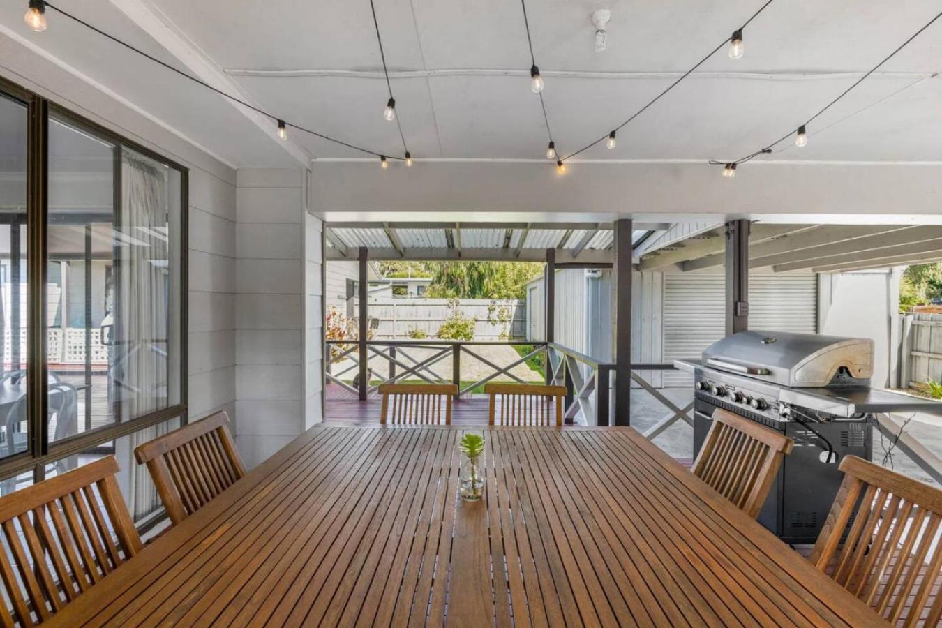 Inverloch Dual Retreat with Spa Bath 400m to Beach