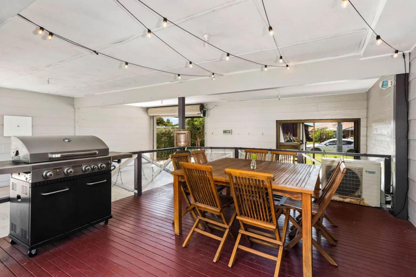 Inverloch Dual Retreat with Spa Bath 400m to Beach