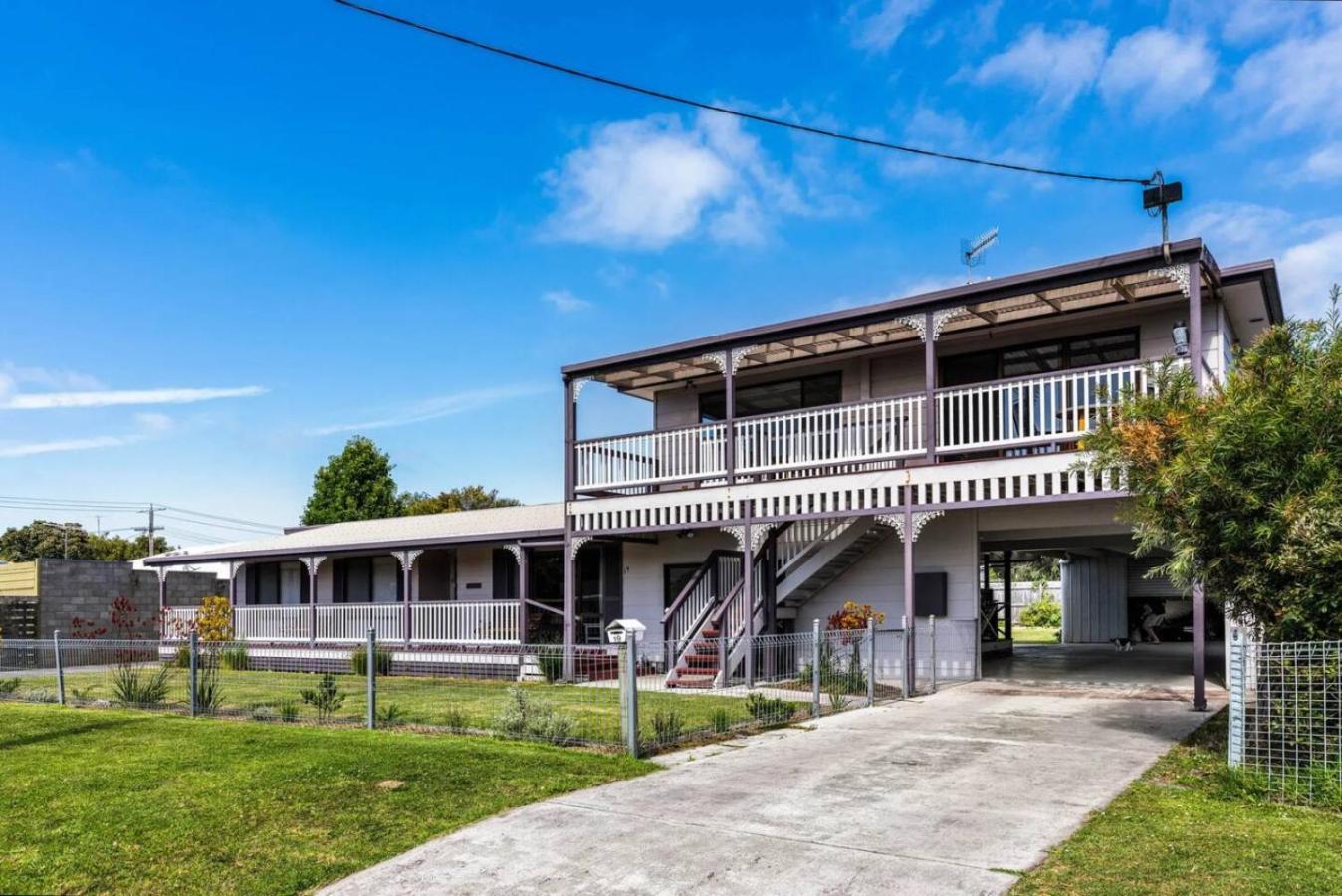 Inverloch Dual Retreat with Spa Bath 400m to Beach