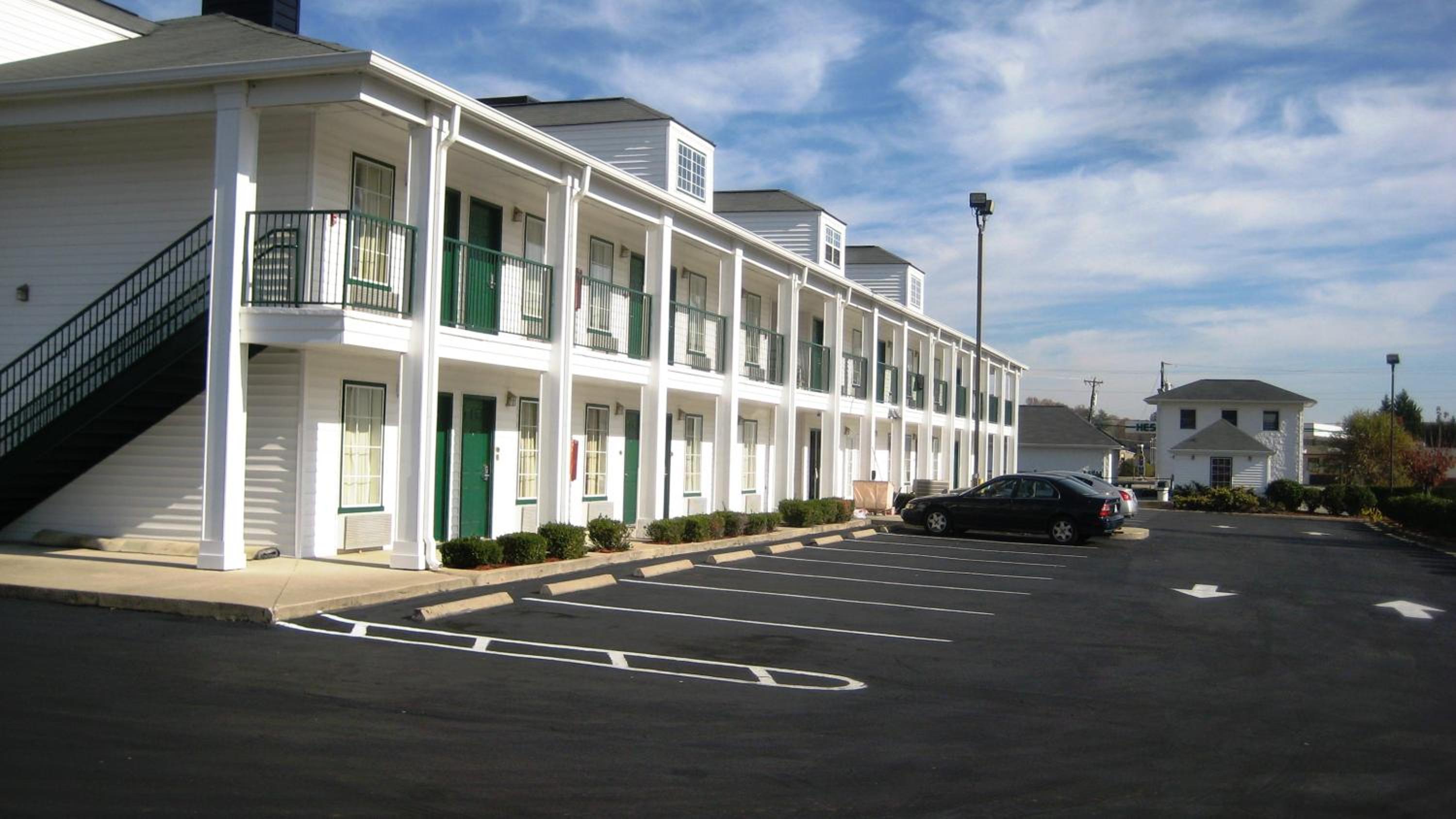 American Motel - Lenoir view 4