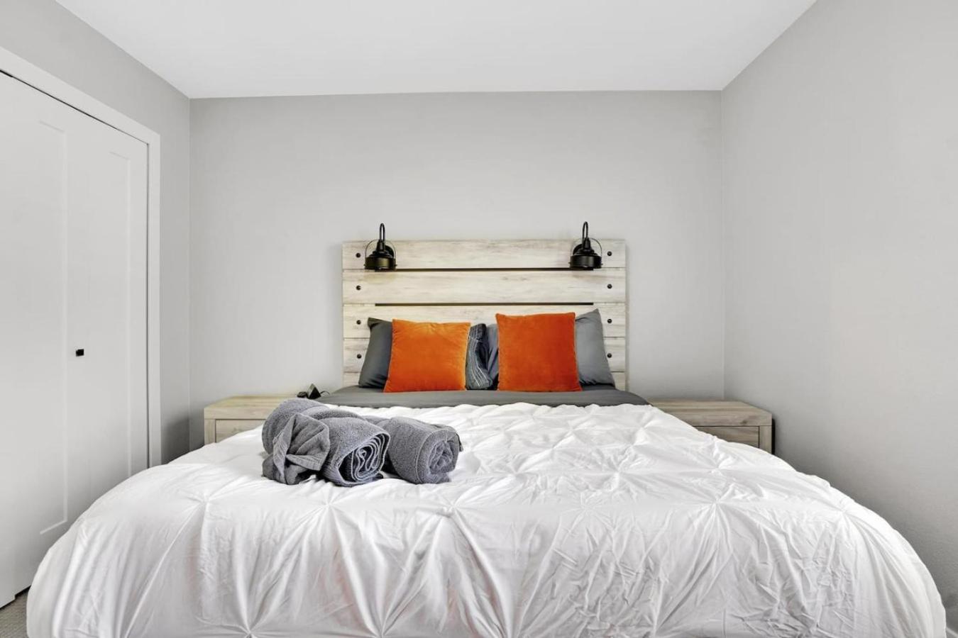 Stylish Arvada Duplex 10 Min to Olde Town and Denver