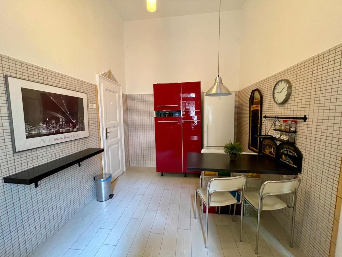I68 Spacious 2BR