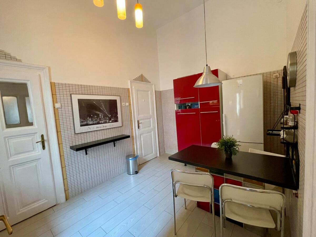 I68 Spacious 2BR