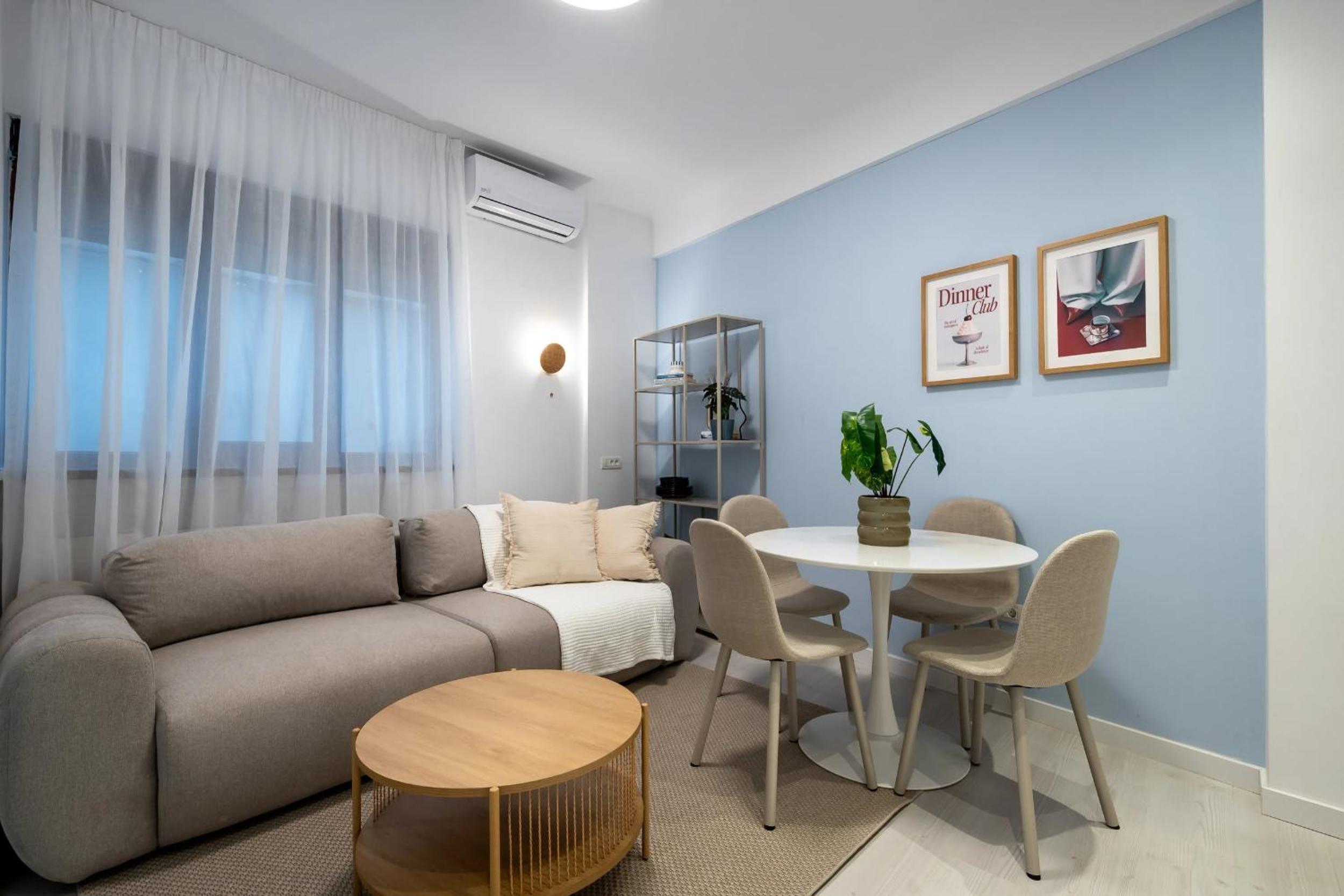Perfect City Base - Steps from Piata Universitatii