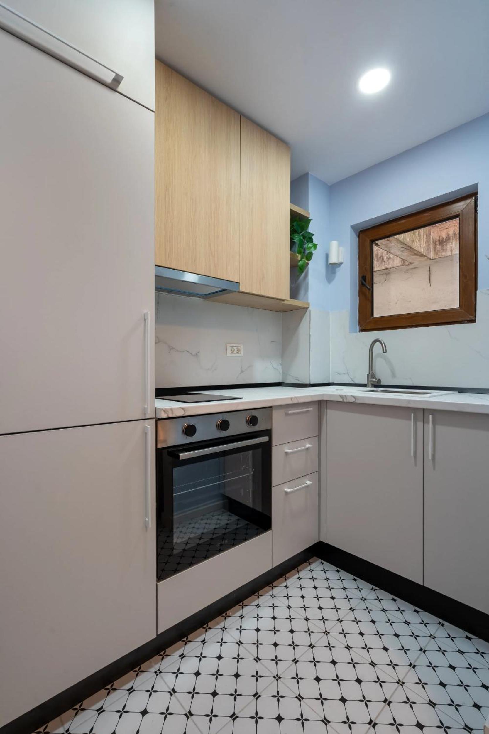 Perfect City Base - Steps from Piata Universitatii
