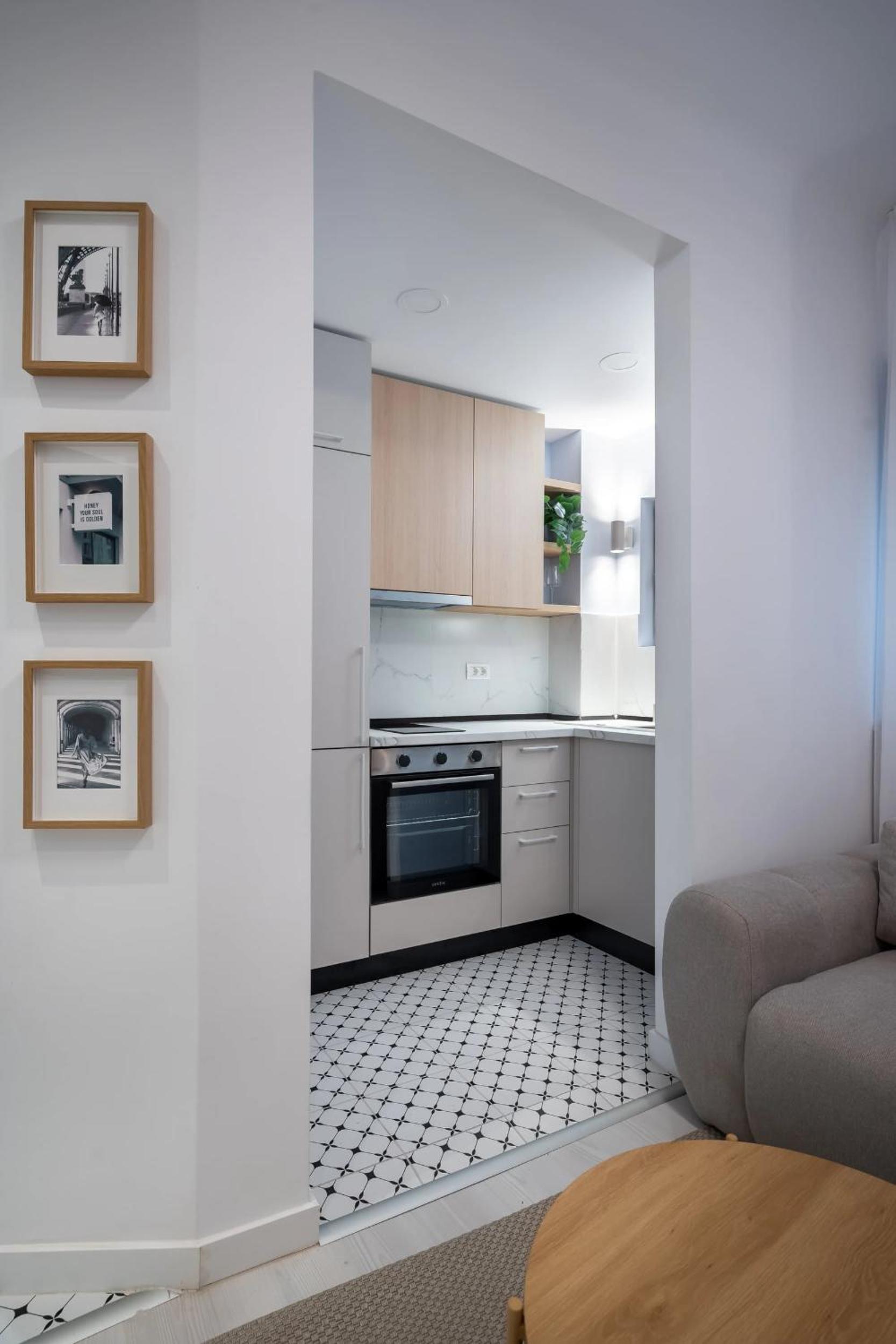 Perfect City Base - Steps from Piata Universitatii