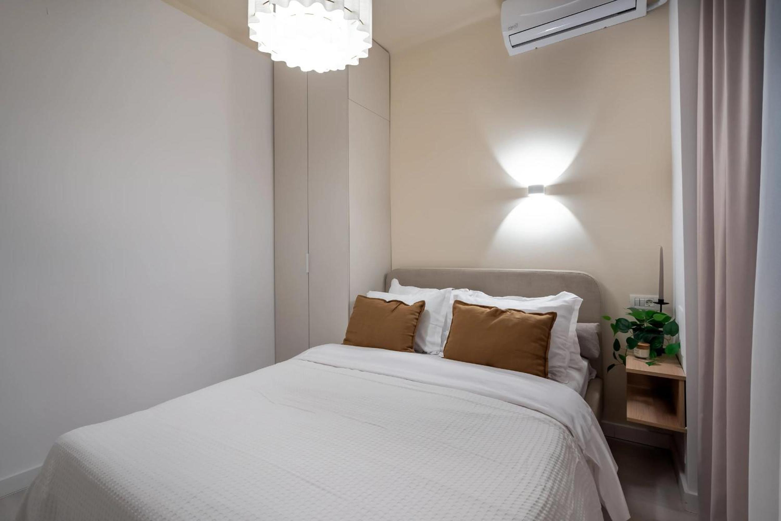 Perfect City Base - Steps from Piata Universitatii