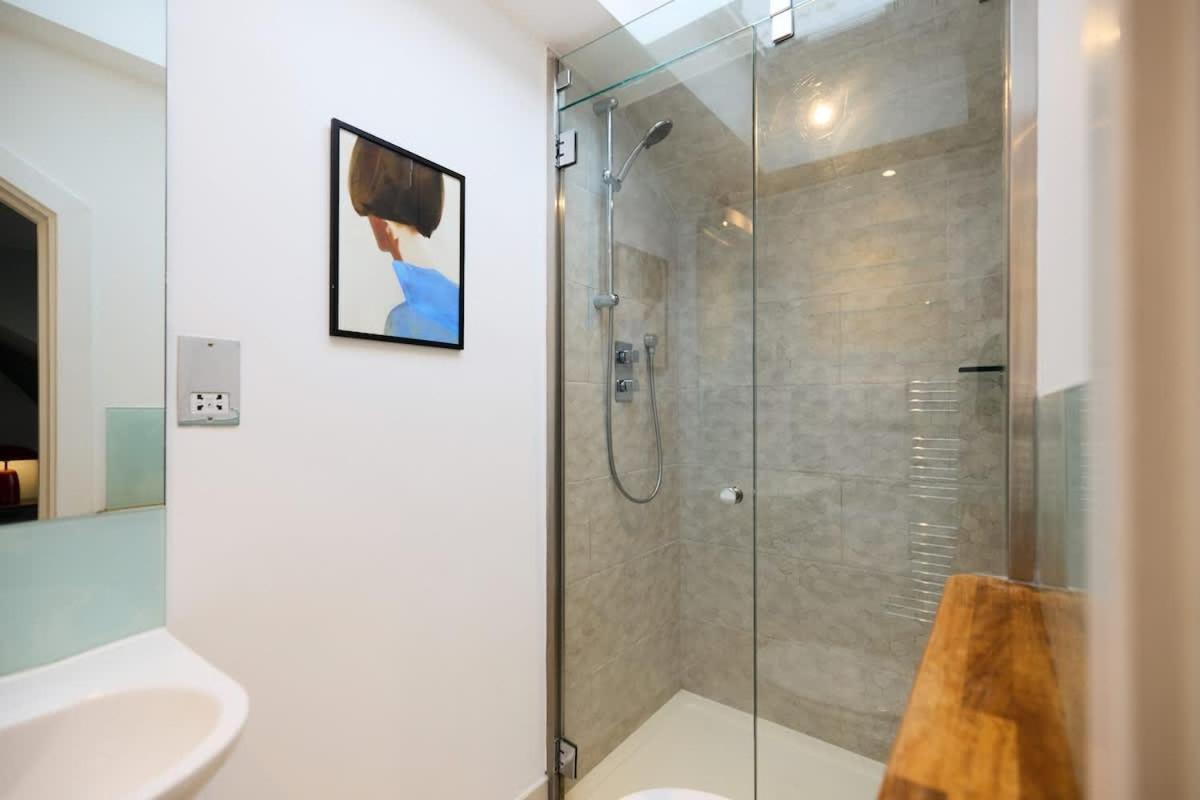 The Kensal Green Hideout - Classy 2BDR Apartment