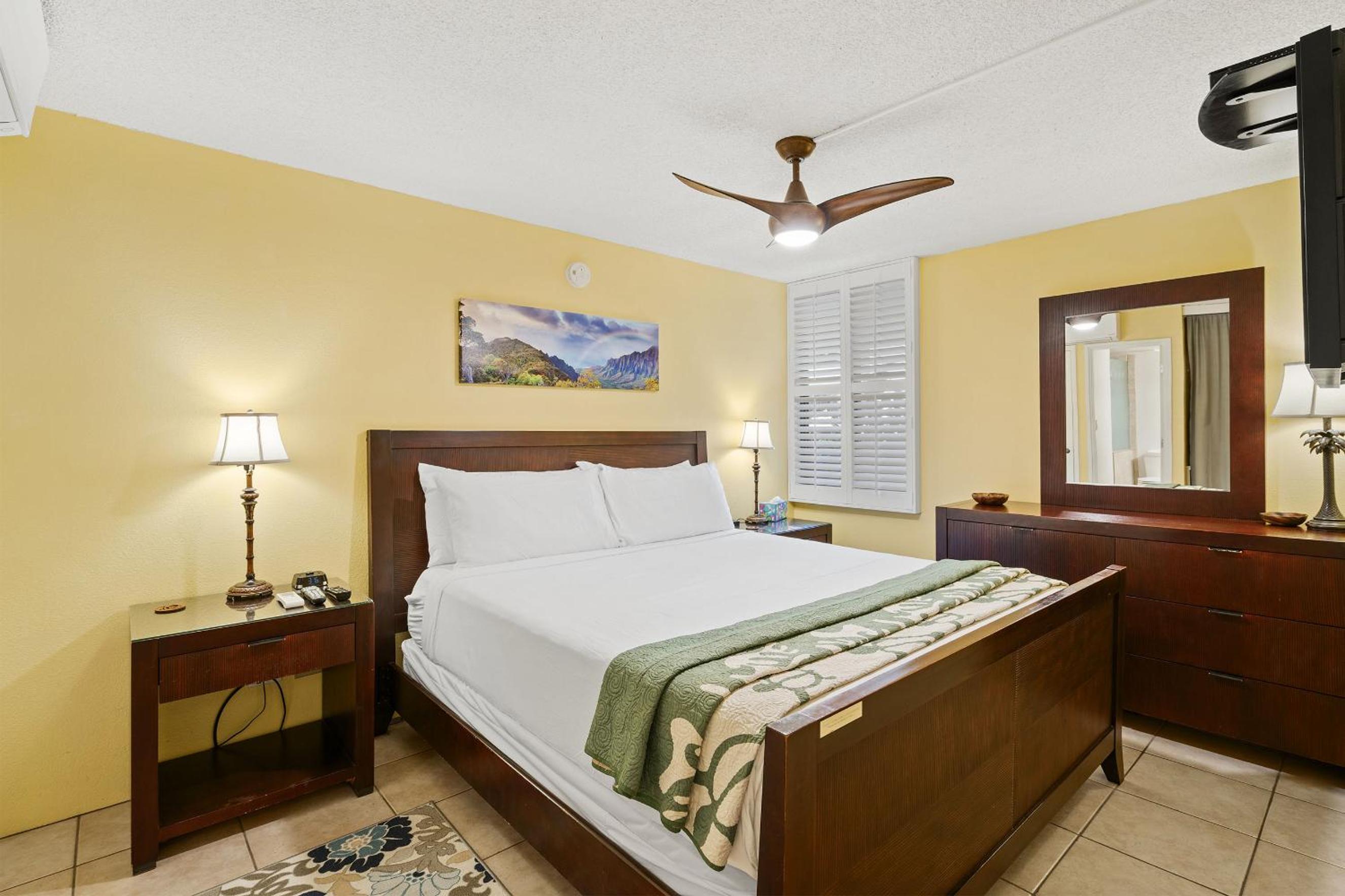 Kamaole Sands 10-113 - Ocean View, Ground Level, Stunning Renovation, Split-AC!