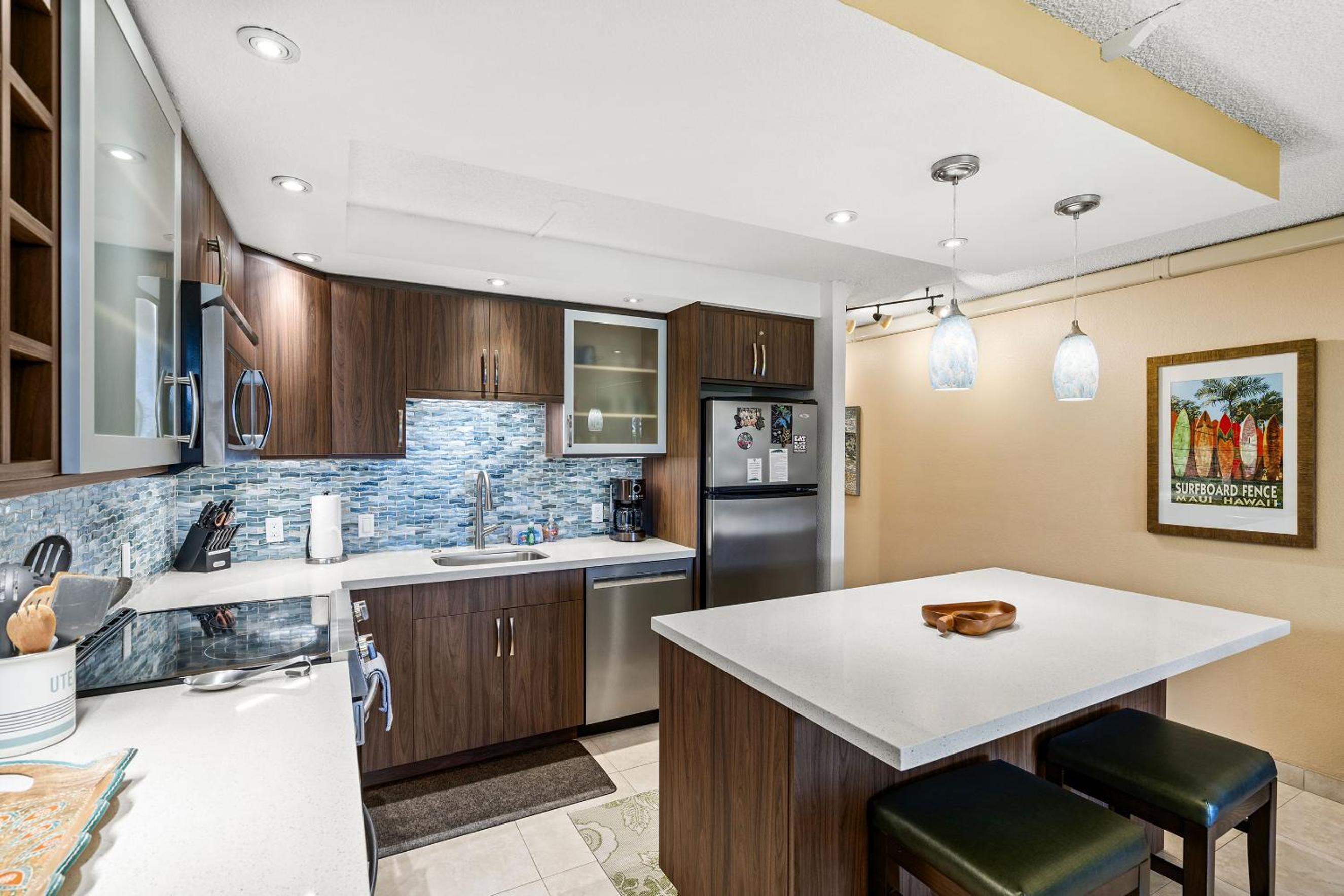 Kamaole Sands 10-113 - Ocean View, Ground Level, Stunning Renovation, Split-AC!