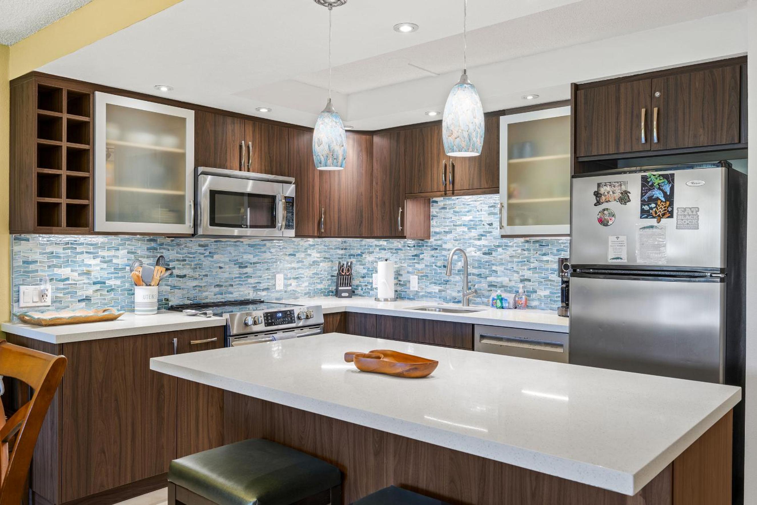 Kamaole Sands 10-113 - Ocean View, Ground Level, Stunning Renovation, Split-AC!
