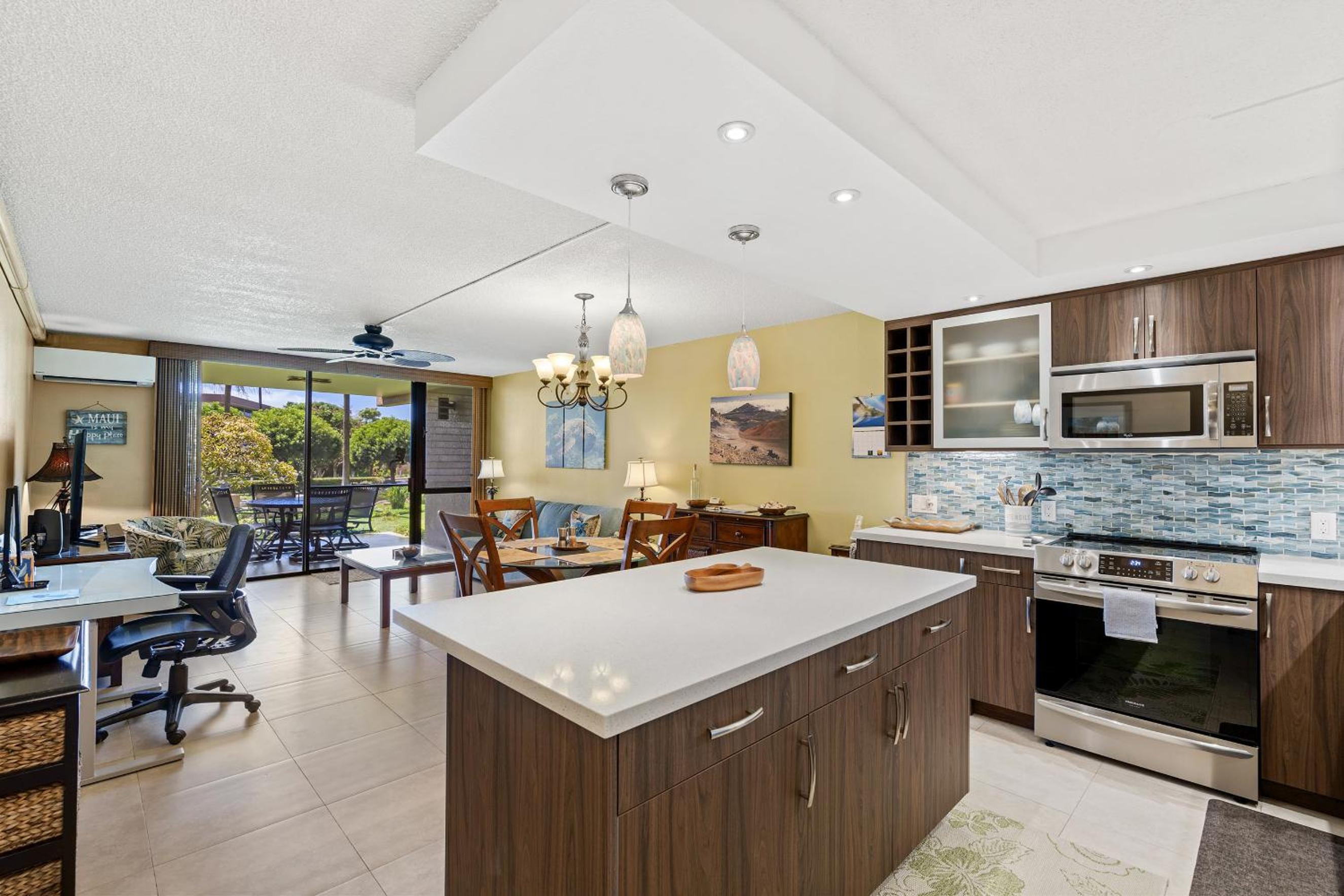 Kamaole Sands 10-113 - Ocean View, Ground Level, Stunning Renovation, Split-AC!