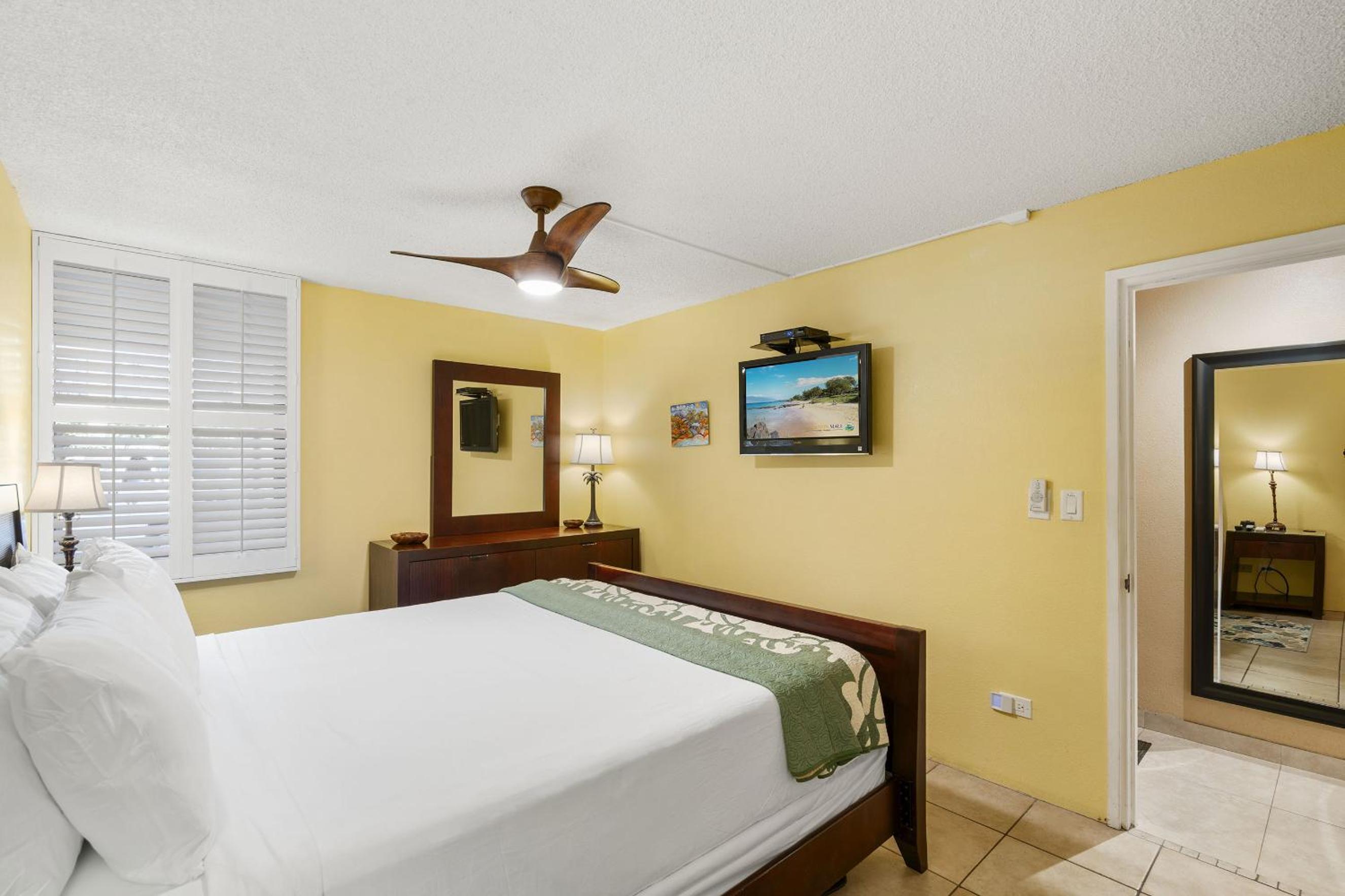 Kamaole Sands 10-113 - Ocean View, Ground Level, Stunning Renovation, Split-AC!