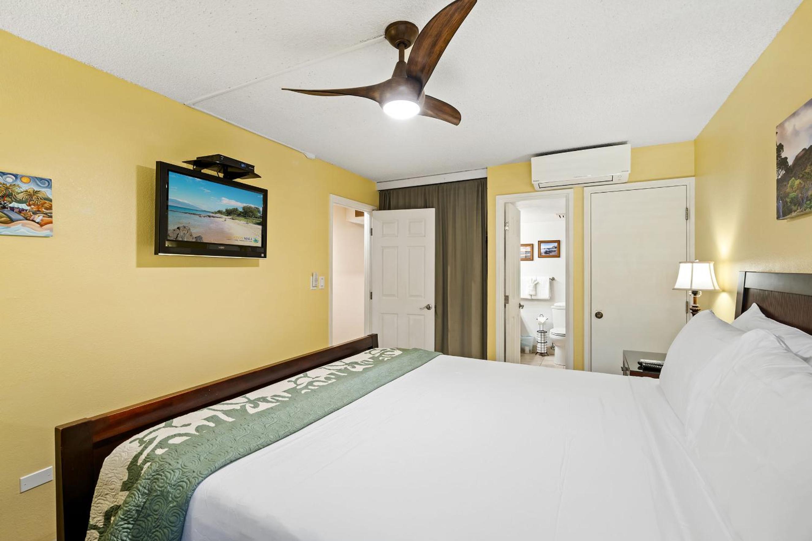 Kamaole Sands 10-113 - Ocean View, Ground Level, Stunning Renovation, Split-AC!