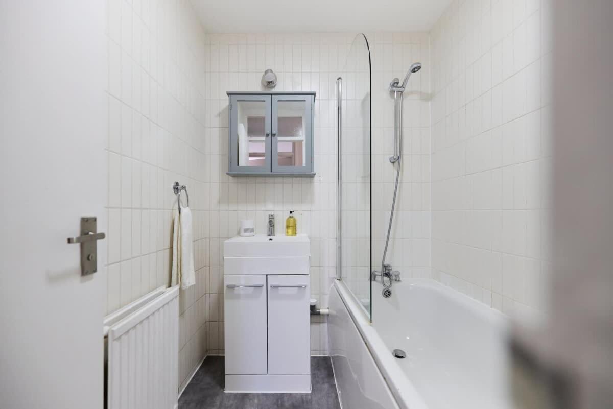 The West Hampstead Base - Central 2BDR Apartment