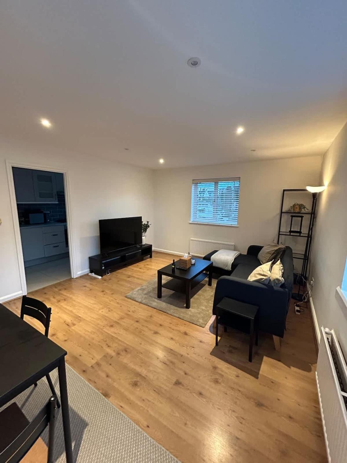 The West Hampstead Base - Central 2BDR Apartment