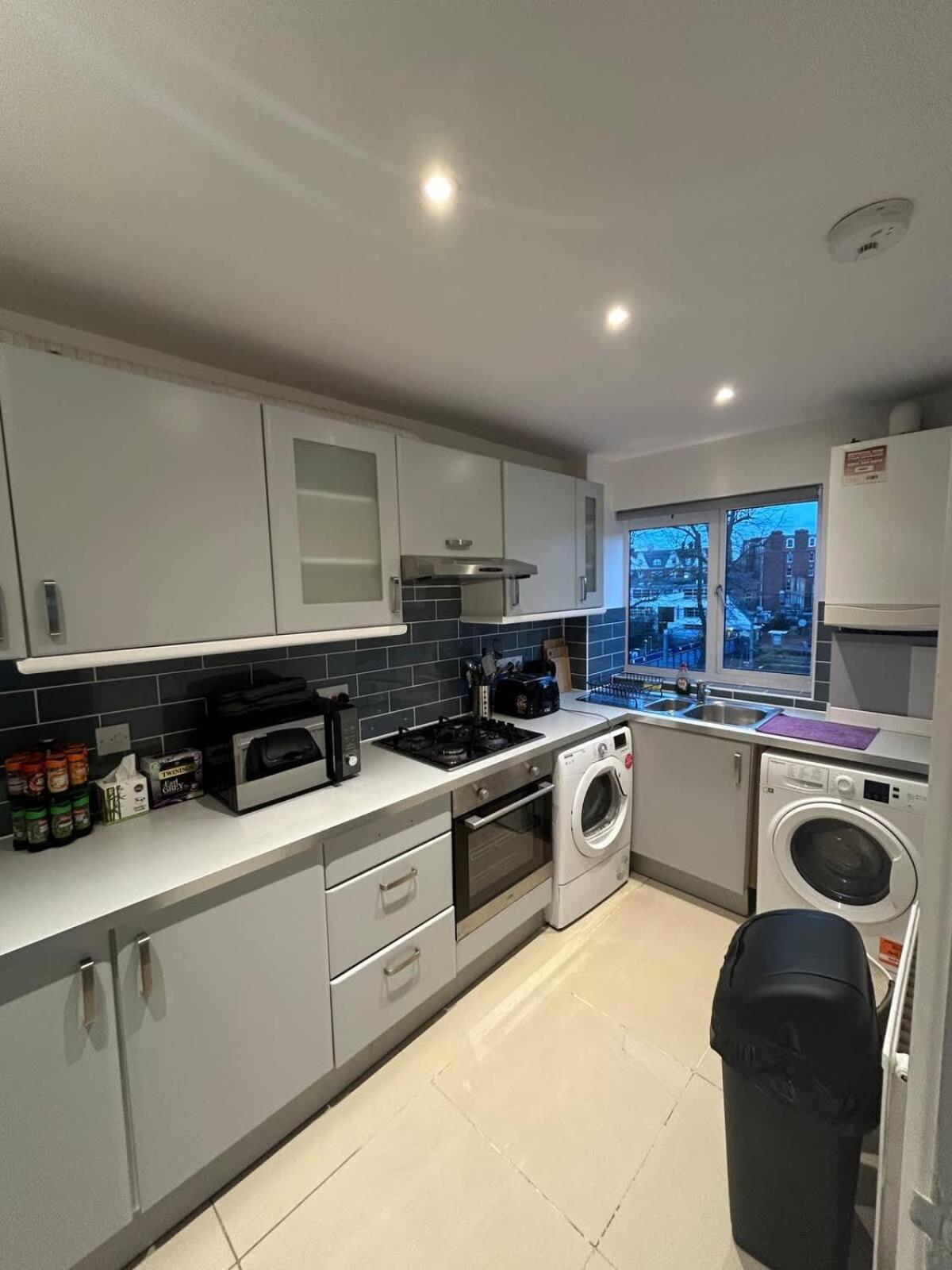 The West Hampstead Base - Central 2BDR Apartment