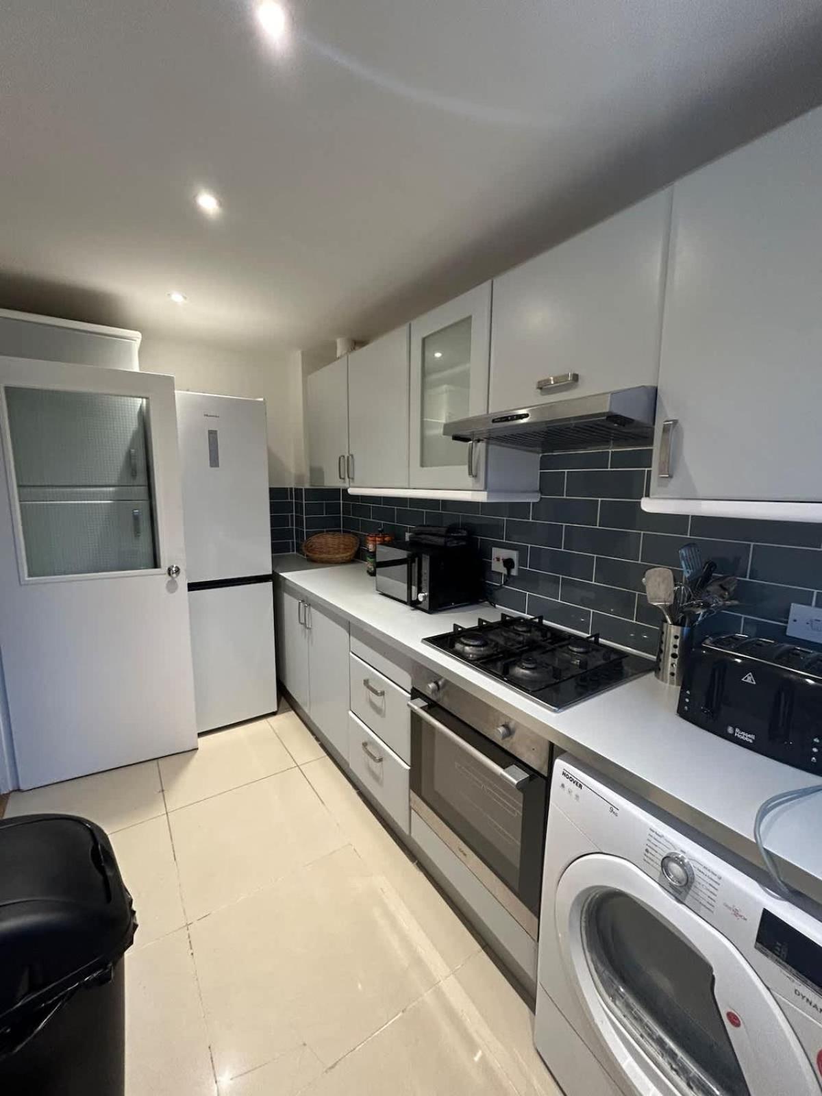 The West Hampstead Base - Central 2BDR Apartment
