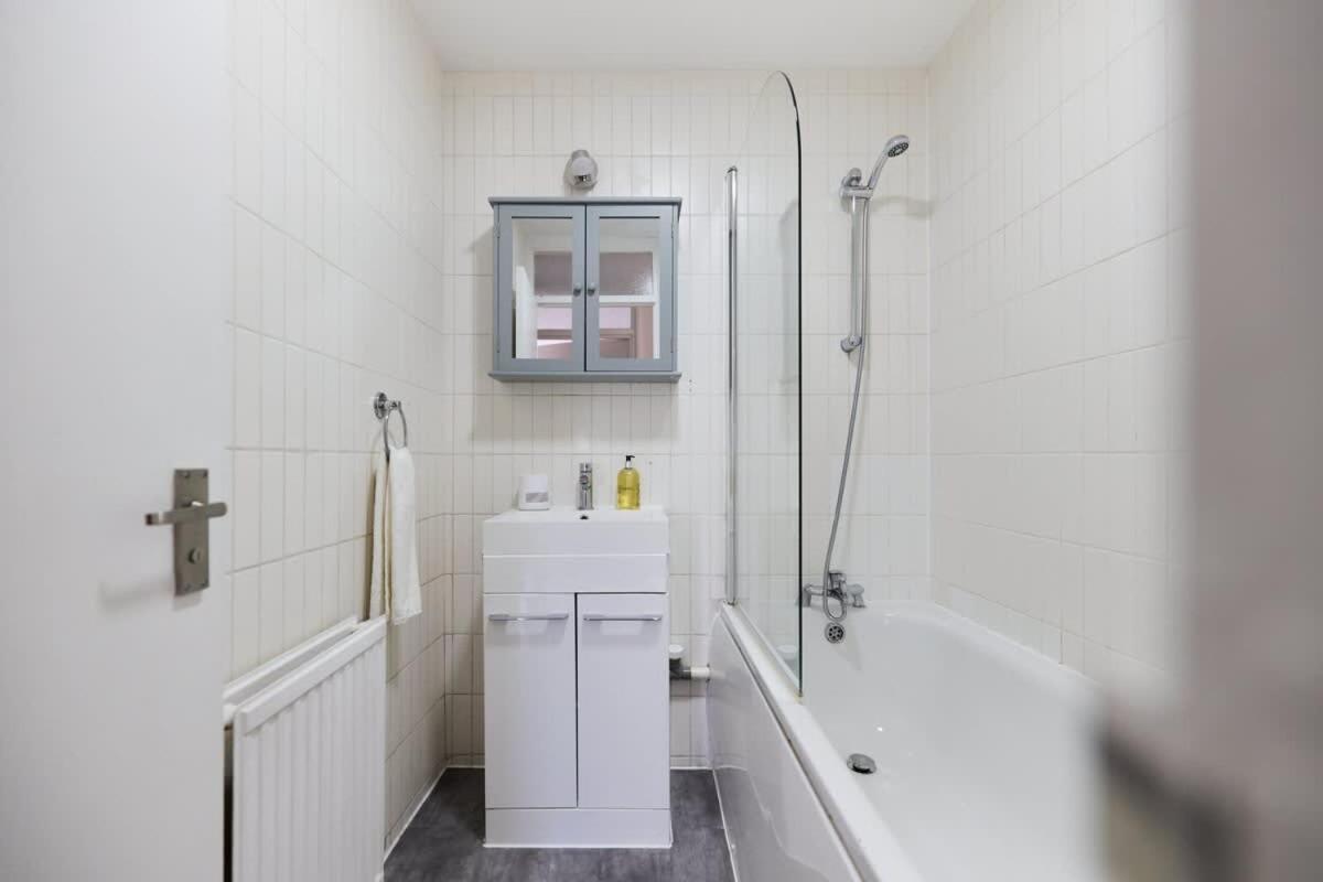 The West Hampstead Base - Central 2BDR Apartment