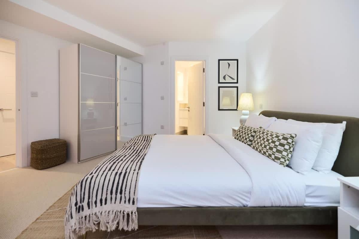 The Melbray Gem - 2BDR Apartment with Courtyard