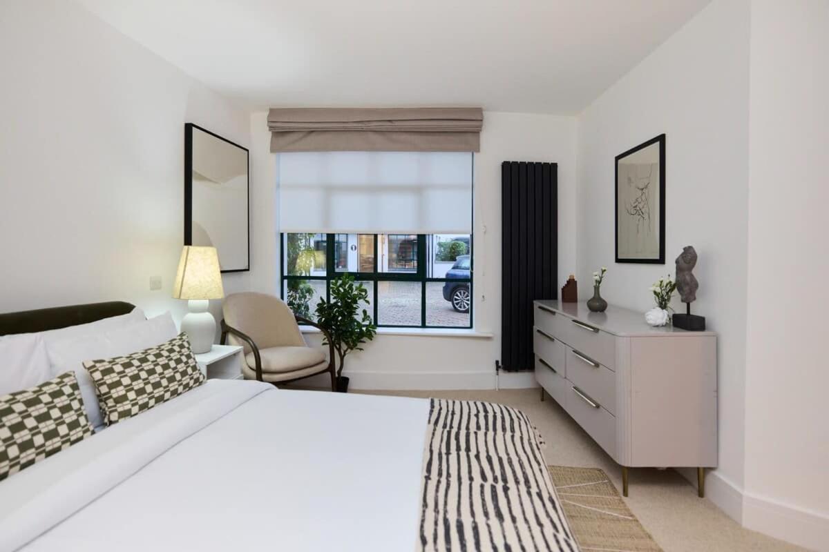 The Melbray Gem - 2BDR Apartment with Courtyard