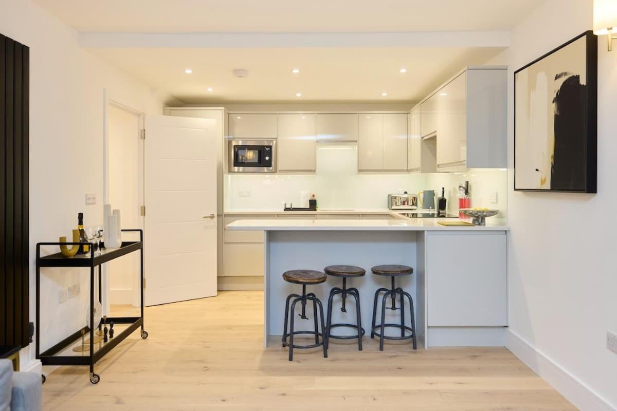 The Melbray Gem - 2BDR Apartment with Courtyard