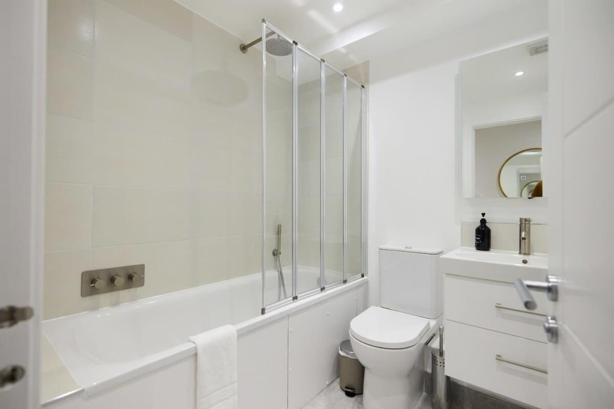 The Melbray Gem - 2BDR Apartment with Courtyard