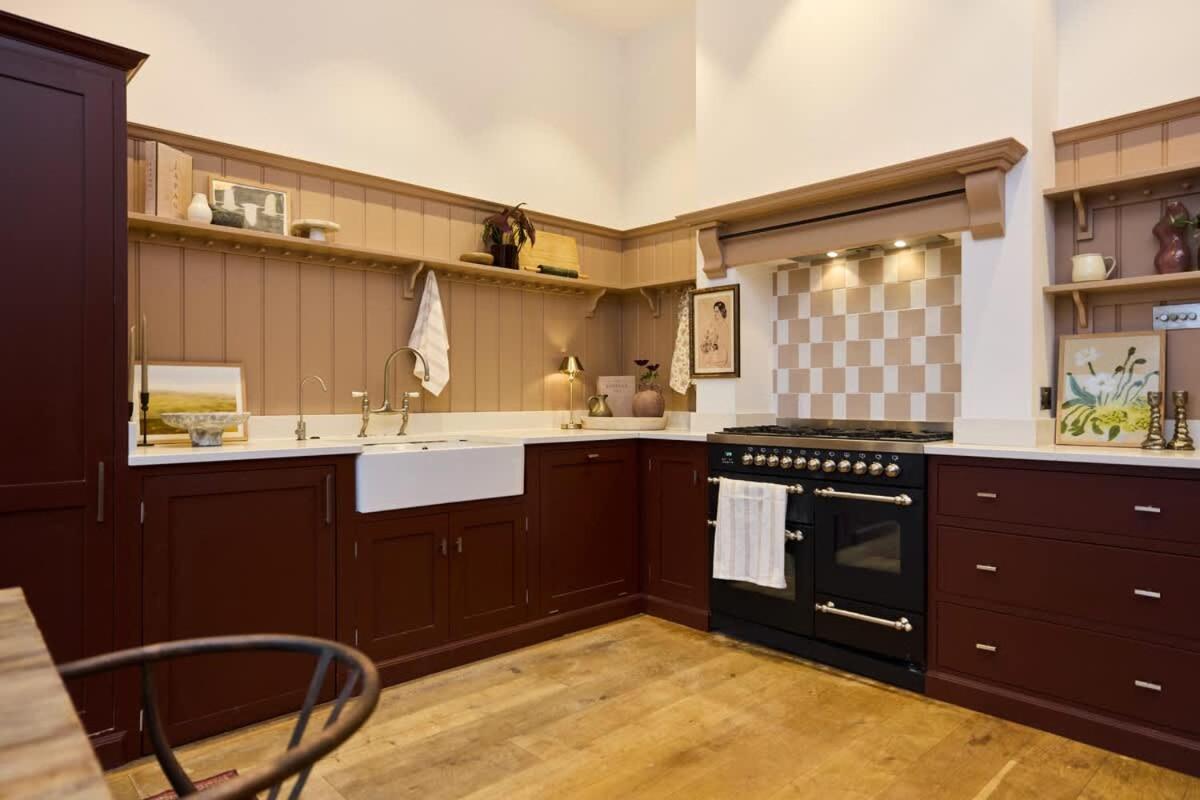 The Rosebery Retreat - Inviting 4BDR with Garden