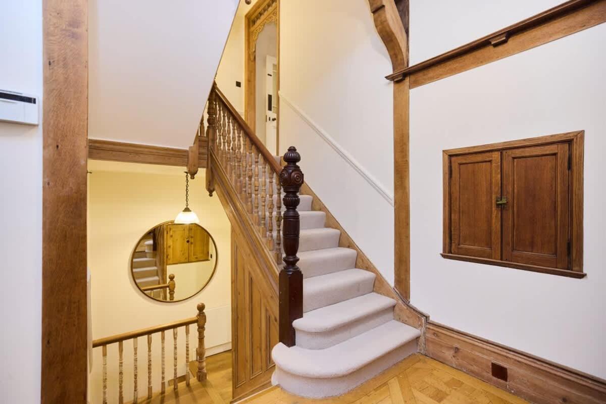 The Rosebery Retreat - Inviting 4BDR with Garden