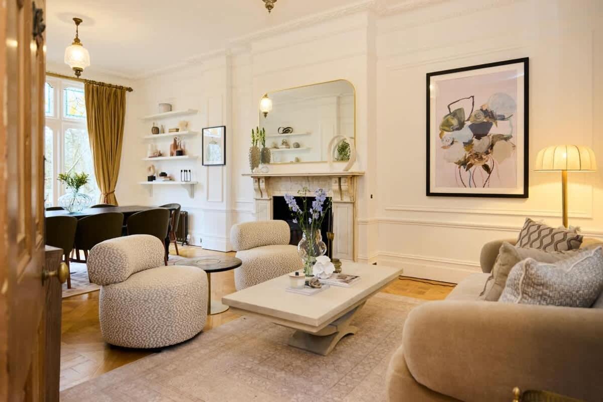 The Rosebery Retreat - Inviting 4BDR with Garden